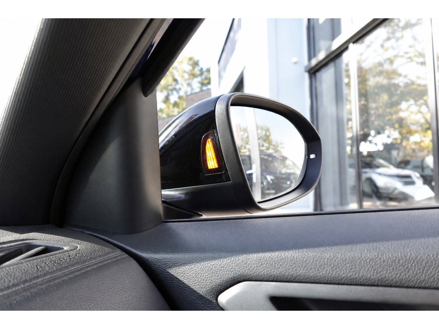 Volkswagen T-Roc 1.5 TSI R-Line PANO CAM BLINDSPOT