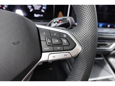 Volkswagen T-Roc 1.5 TSI R-Line PANO CAM BLINDSPOT