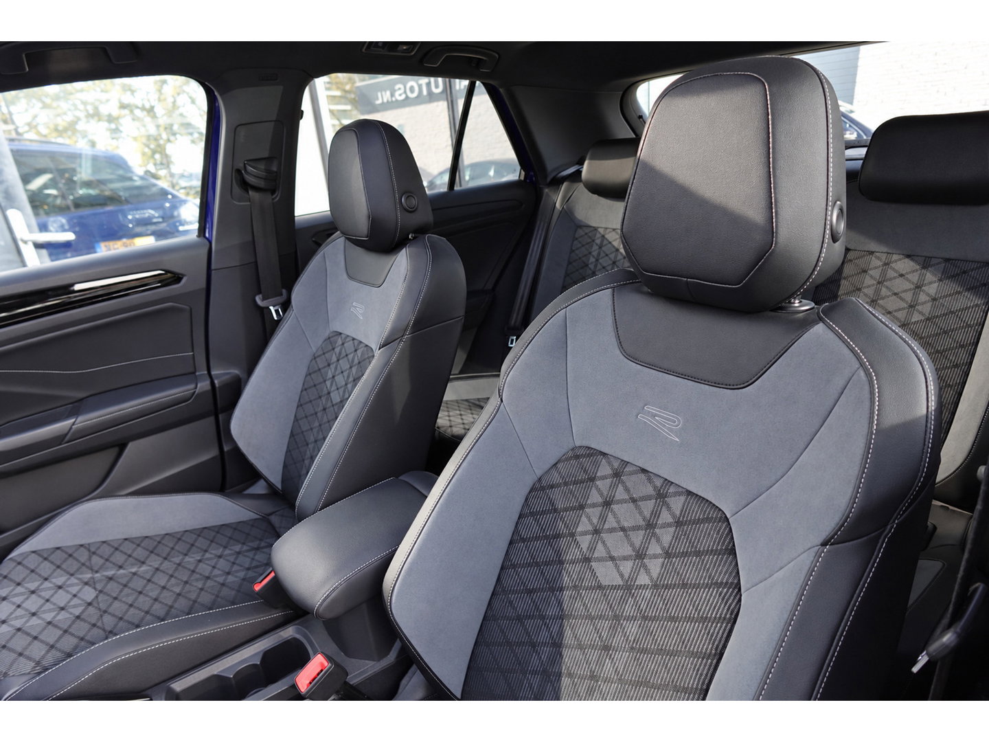 Volkswagen T-Roc 1.5 TSI R-Line PANO CAM BLINDSPOT
