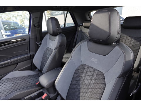 Volkswagen T-Roc 1.5 TSI R-Line PANO CAM BLINDSPOT