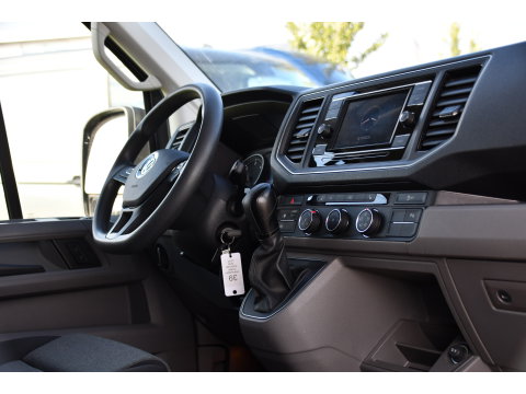 Volkswagen Crafter 35 2.0 TDI L3H3 PB Edition Camera, Cruise, Carplay, Stoelverwarming, 177pk, LED, Geveerde Stoel, Voorruit verwarming, Massage Stoel, Uniek!