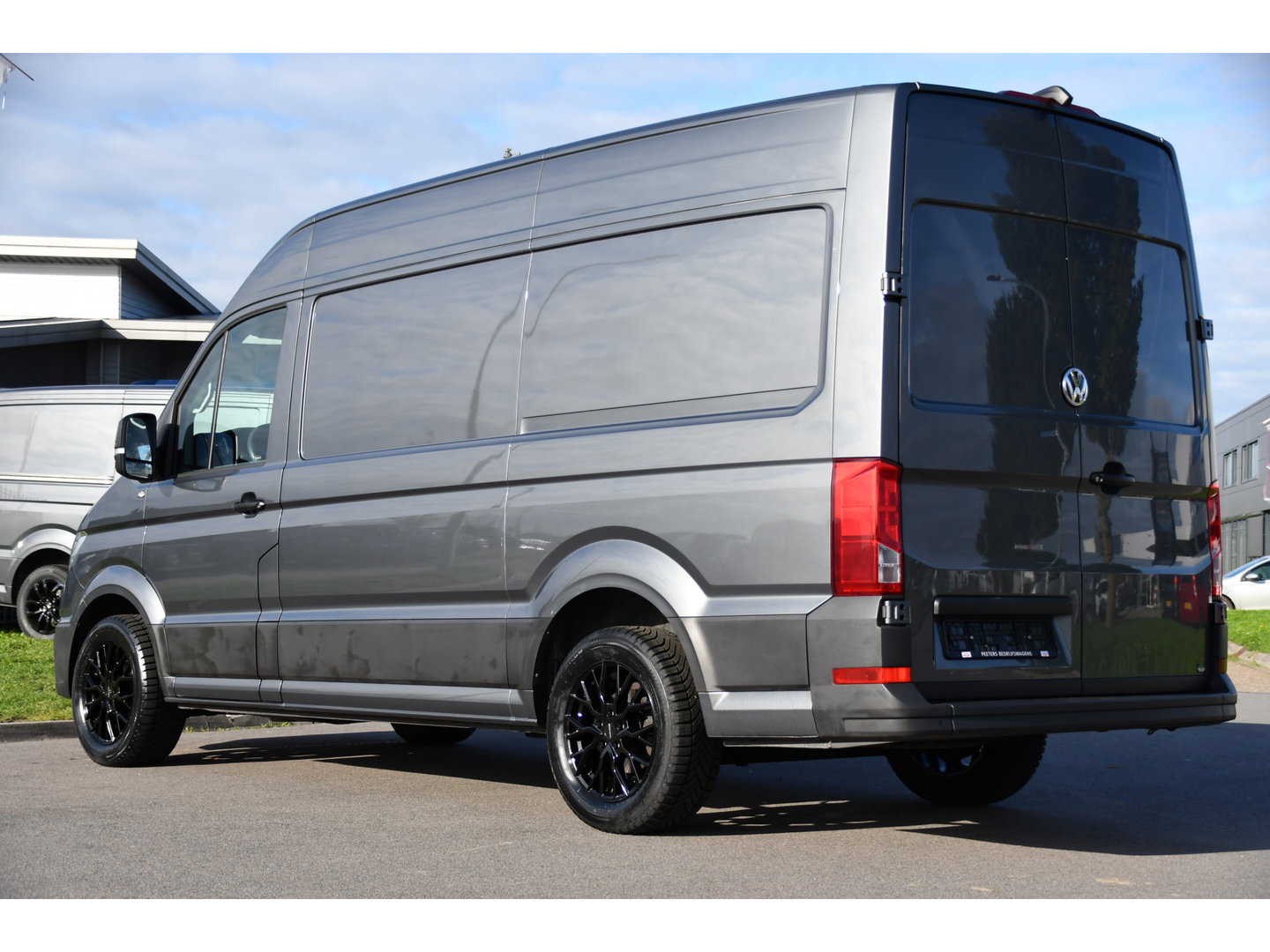 Volkswagen Crafter 35 2.0 TDI L3H3 PB Edition Camera, Cruise, Carplay, Stoelverwarming, 177pk, LED, Geveerde Stoel, Voorruit verwarming, Massage Stoel, Uniek!