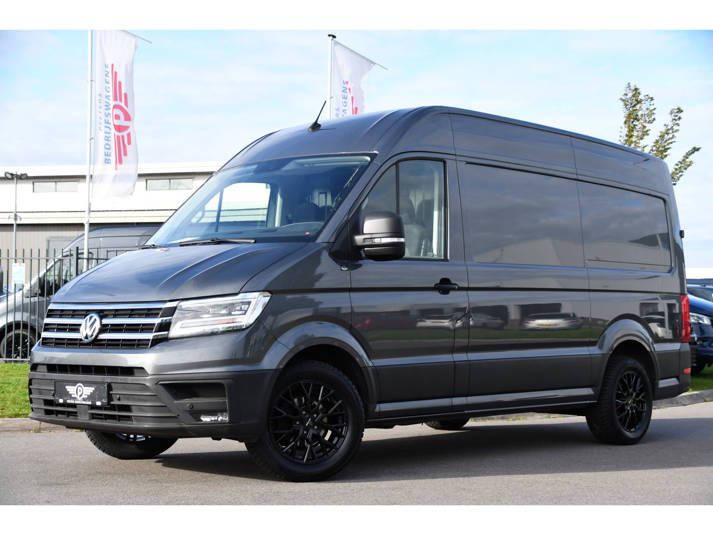 Volkswagen Crafter 35 2.0 TDI L3H3 PB Edition Camera, Cruise, Carplay, Stoelverwarming, 177pk, LED, Geveerde Stoel, Voorruit verwarming, Massage Stoel, Uniek!