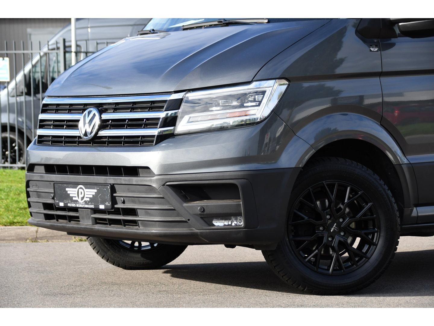 Volkswagen Crafter 35 2.0 TDI L3H3 PB Edition Camera, Cruise, Carplay, Stoelverwarming, 177pk, LED, Geveerde Stoel, Voorruit verwarming, Massage Stoel, Uniek!