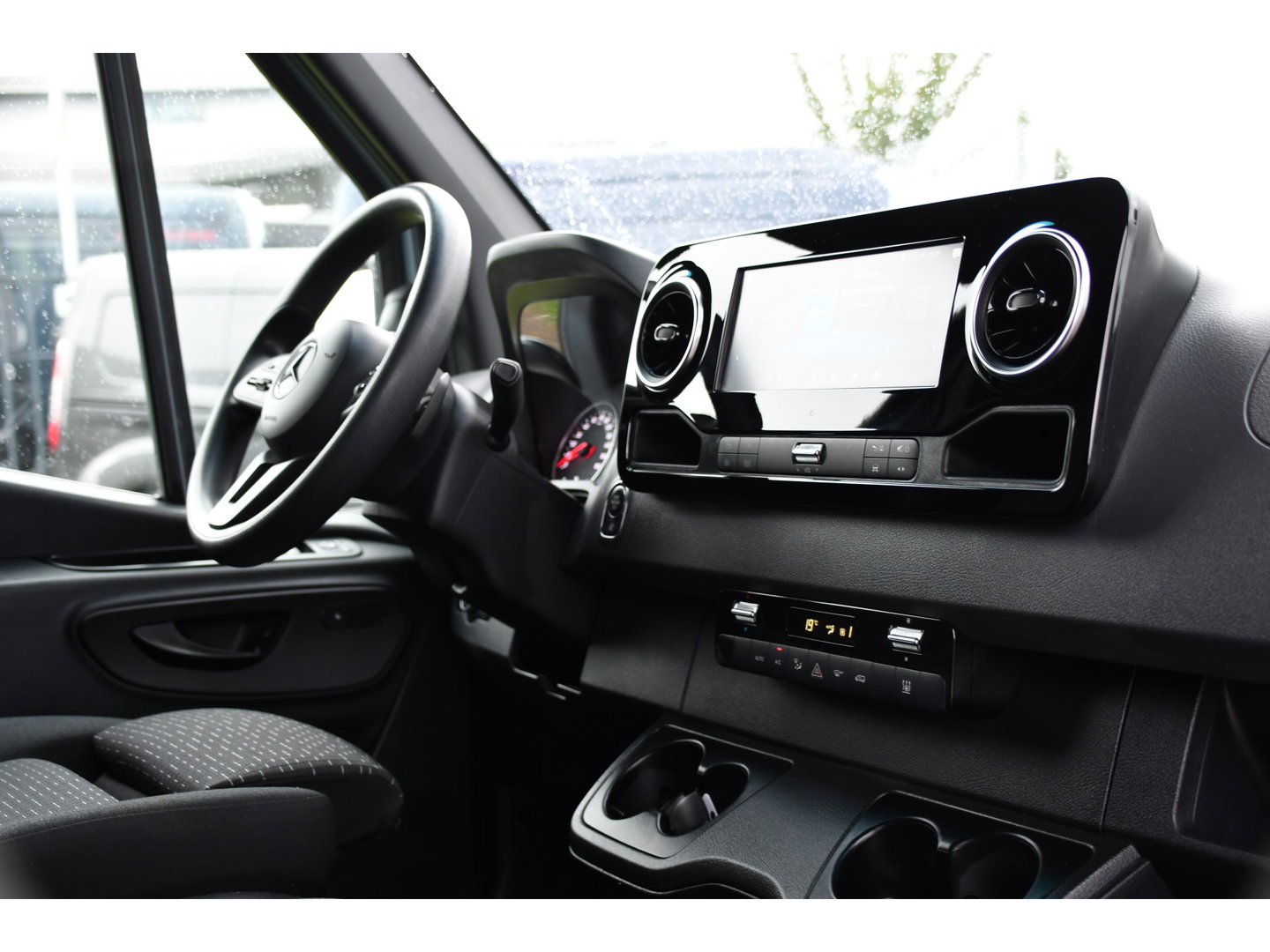Mercedes-Benz Sprinter 317 1.9 CDI L2H2 RWD PB Edition 360 Camera, Carplay, Cruise, 3500kg Trekhaak, Stoelverwarming, Standkachel, Automaat, 10,5'' Mbux, Uniek!