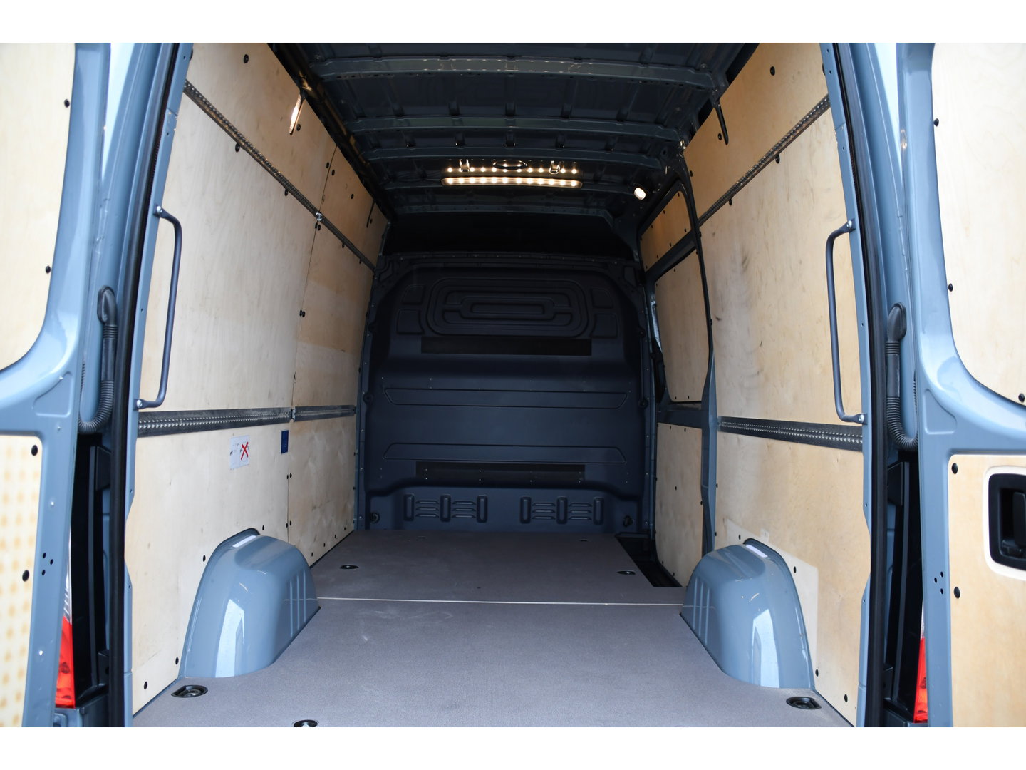 Mercedes-Benz Sprinter 317 1.9 CDI L2H2 RWD PB Edition 360 Camera, Carplay, Cruise, 3500kg Trekhaak, Stoelverwarming, Standkachel, Automaat, 10,5'' Mbux, Uniek!