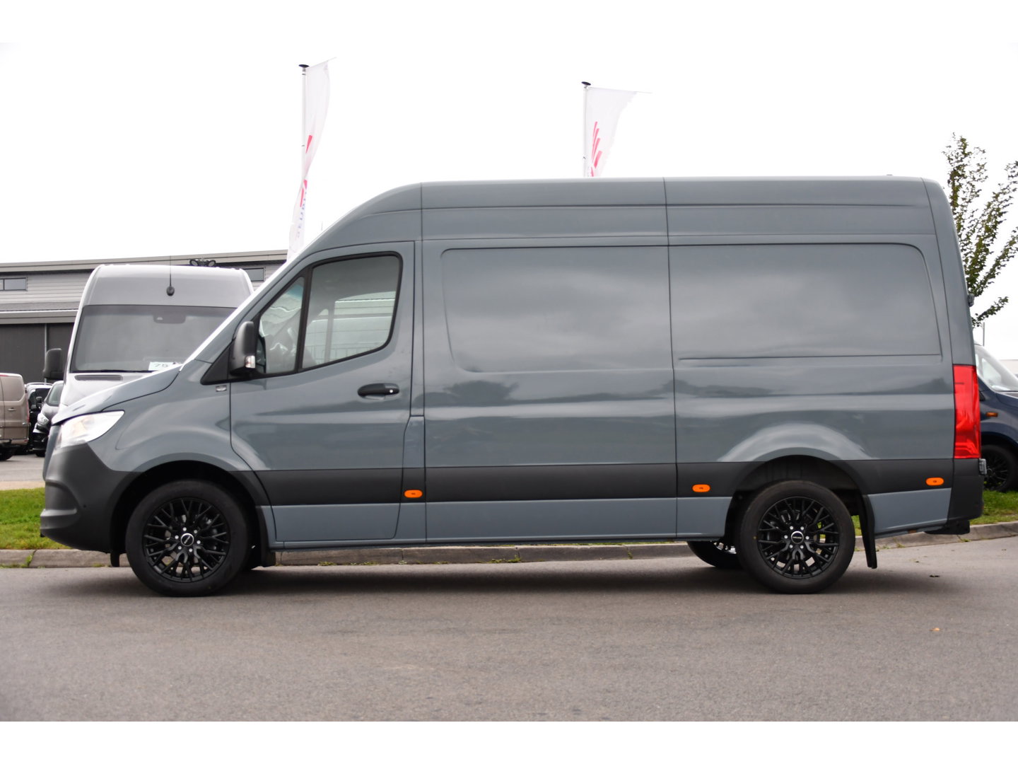 Mercedes-Benz Sprinter 317 1.9 CDI L2H2 RWD PB Edition 360 Camera, Carplay, Cruise, 3500kg Trekhaak, Stoelverwarming, Standkachel, Automaat, 10,5'' Mbux, Uniek!