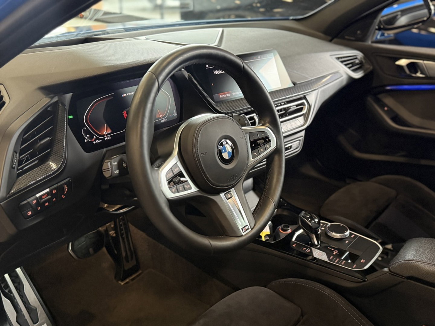 BMW 1-serie M135i 306PK xDrive M Sport / Individual / head-up / Harman Kardon