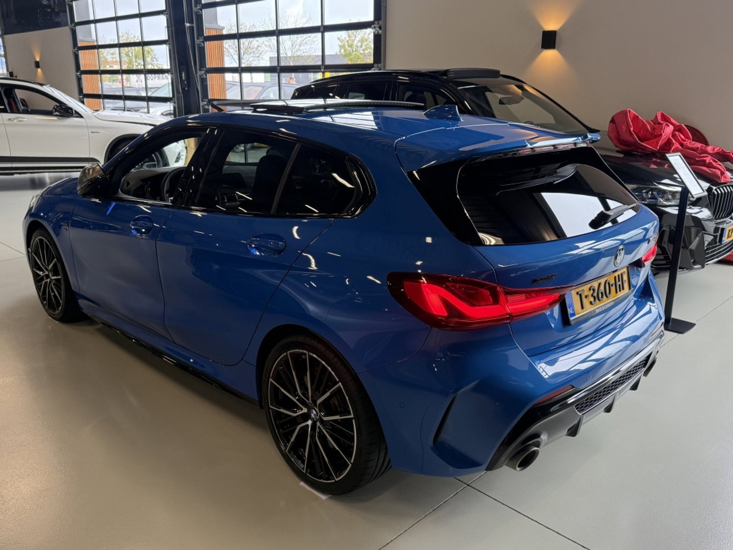 BMW 1-serie M135i 306PK xDrive M Sport / Individual / head-up / Harman Kardon