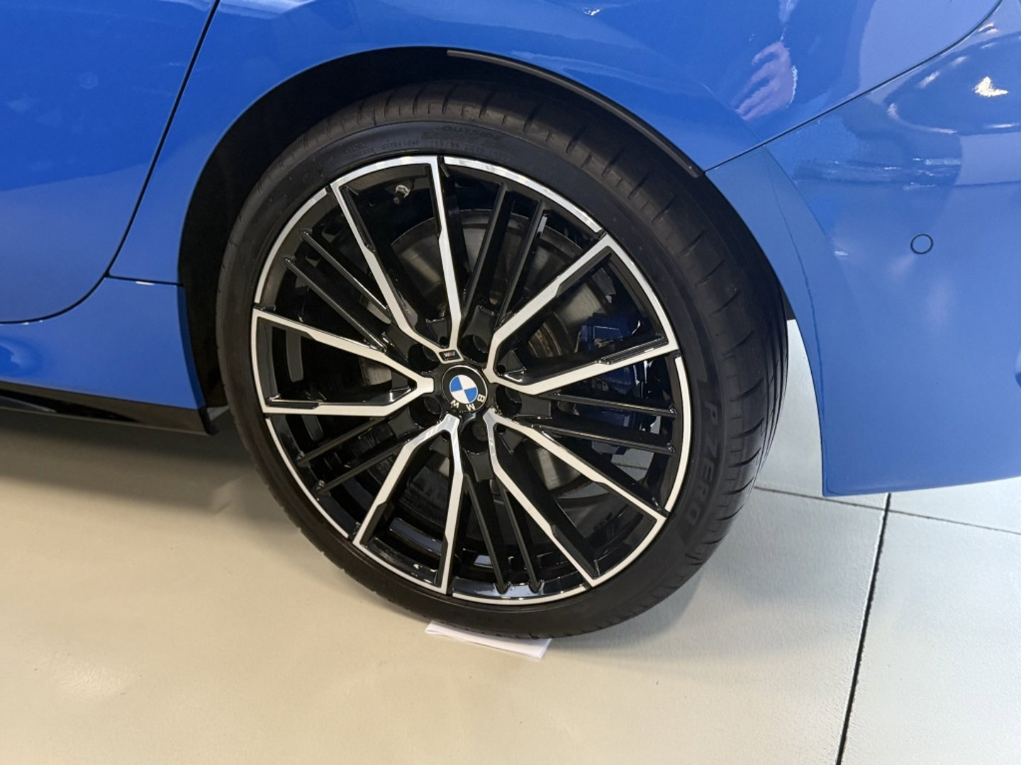 BMW 1-serie M135i 306PK xDrive M Sport / Individual / head-up / Harman Kardon