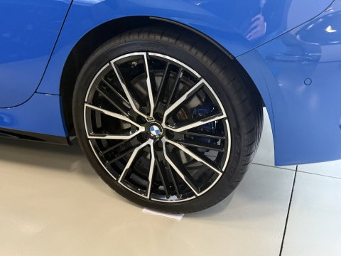 BMW 1-serie M135i 306PK xDrive M Sport / Individual / head-up / Harman Kardon