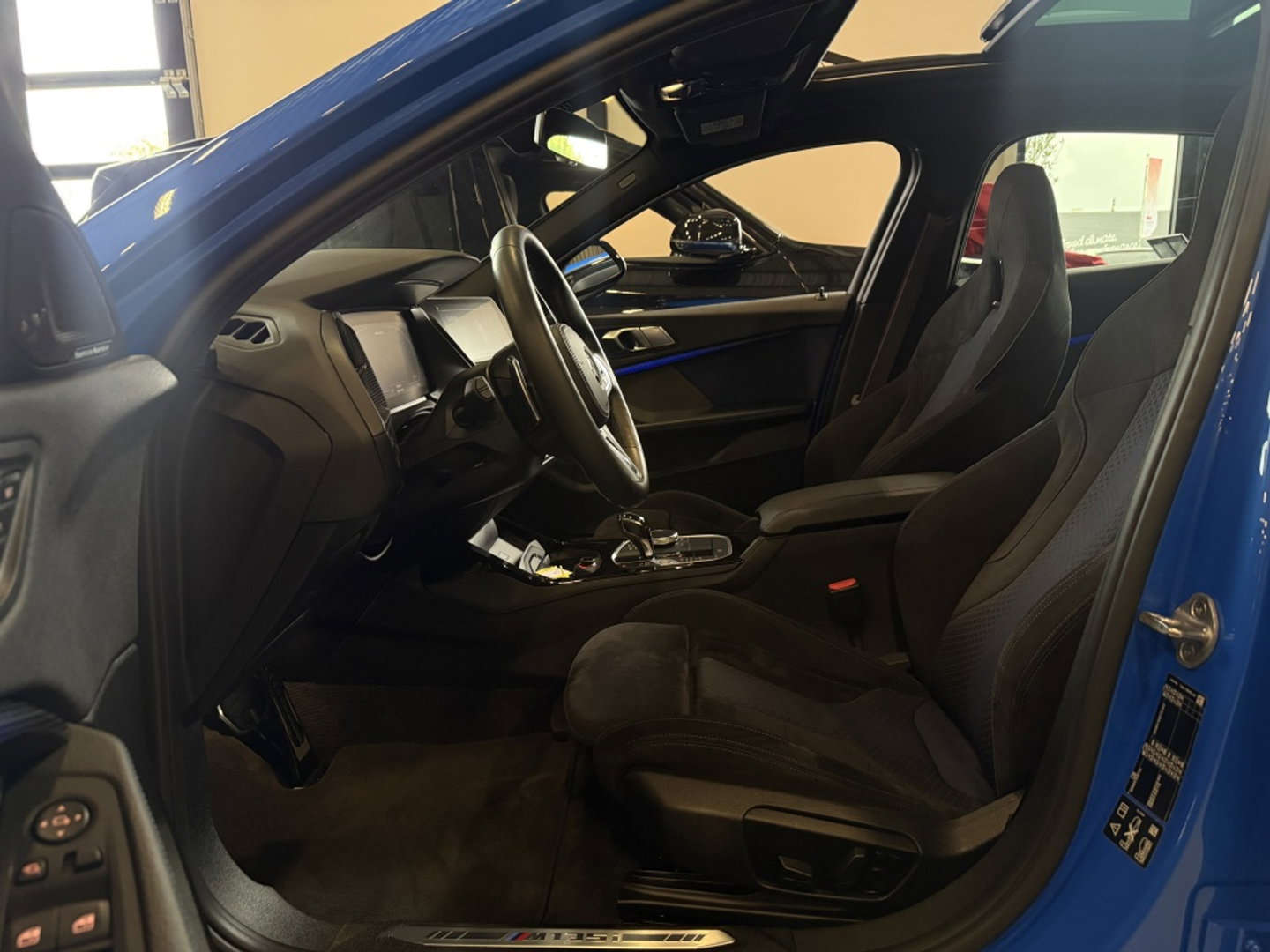 BMW 1-serie M135i 306PK xDrive M Sport / Individual / head-up / Harman Kardon