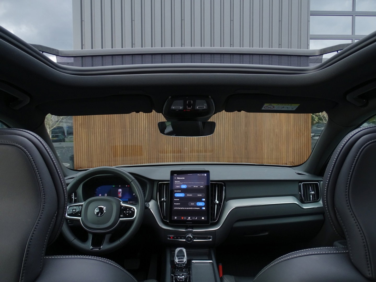 Volvo XC60 T6 357PK AWD / Heico Ed. / 2025 / Head-Up / pano / 360° / NAP