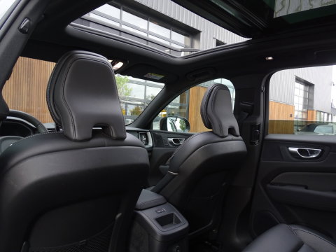 Volvo XC60 T6 357PK AWD / Heico Ed. / 2025 / Head-Up / pano / 360° / NAP