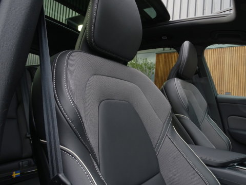 Volvo XC60 T6 357PK AWD / Heico Ed. / 2025 / Head-Up / pano / 360° / NAP