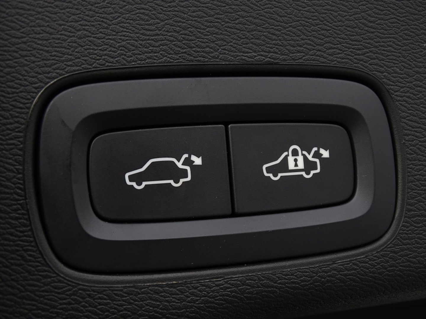 Volvo XC60 T6 357PK AWD / Heico Ed. / 2025 / Head-Up / pano / 360° / NAP
