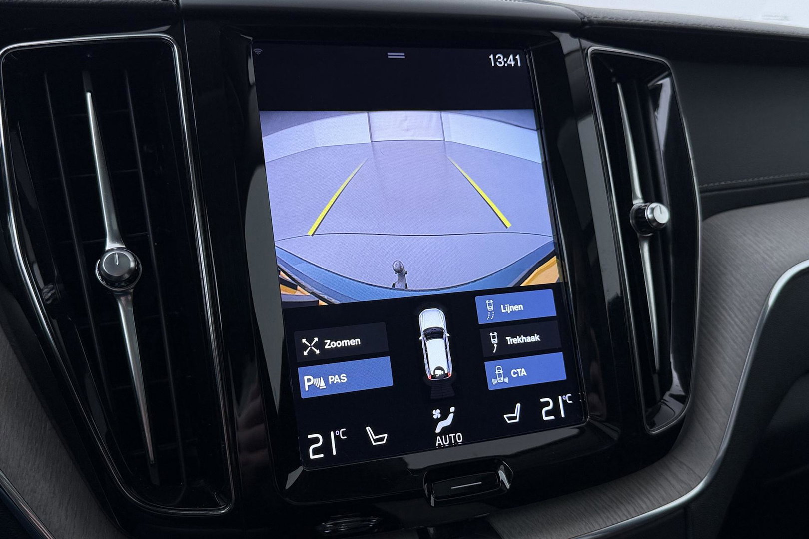 Volvo XC60 B4 AWD Inscription | Harman/Kardon | Panoramadak | Trekhaak | BLIS | Camera | Stoelverwarming | Verwarmde voorruit | ACC