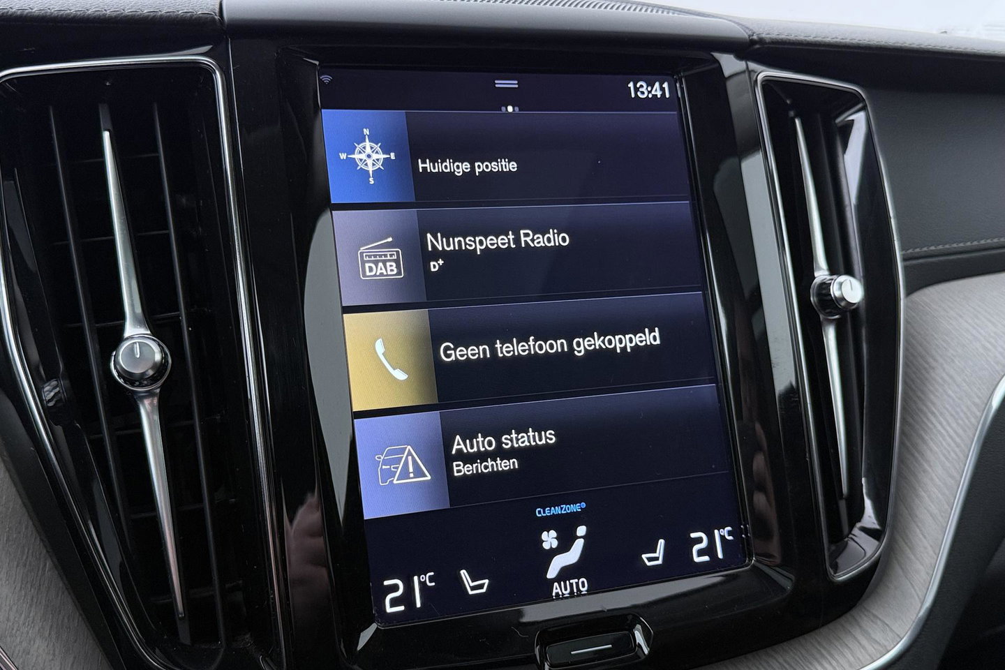 Volvo XC60 B4 AWD Inscription | Harman/Kardon | Panoramadak | Trekhaak | BLIS | Camera | Stoelverwarming | Verwarmde voorruit | ACC