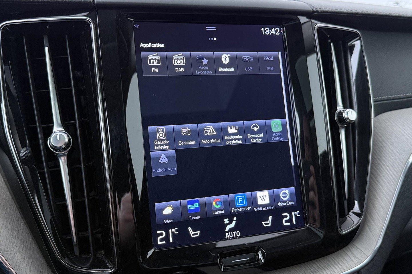 Volvo XC60 B4 AWD Inscription | Harman/Kardon | Panoramadak | Trekhaak | BLIS | Camera | Stoelverwarming | Verwarmde voorruit | ACC