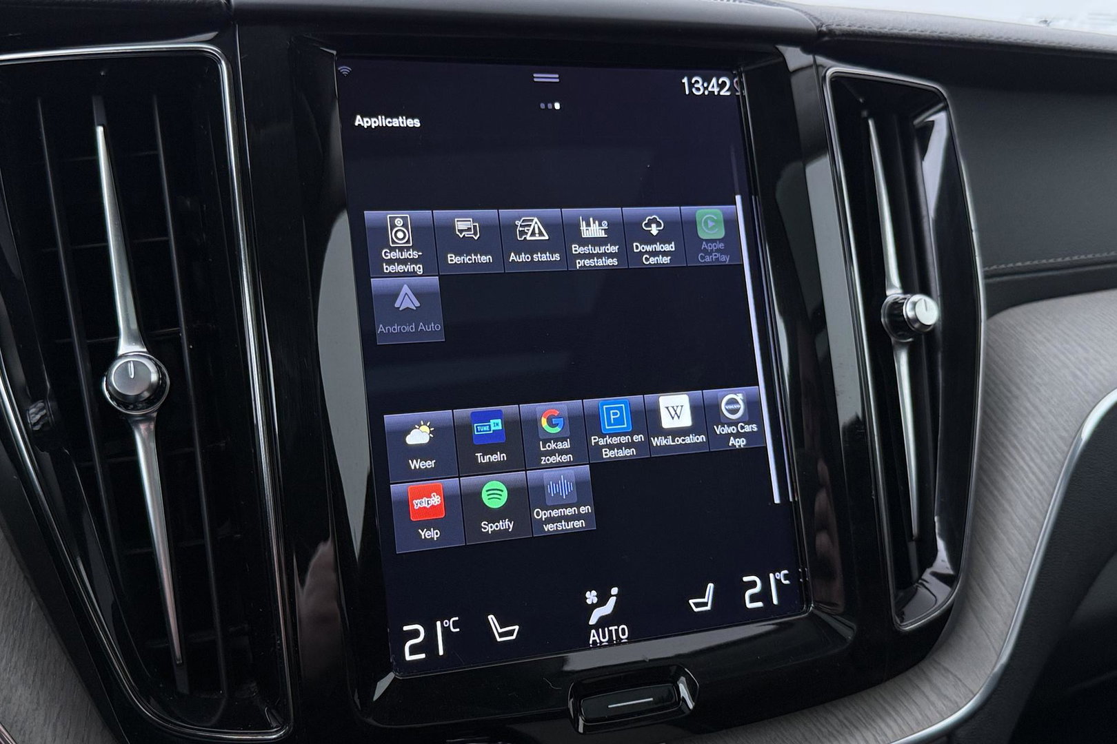 Volvo XC60 B4 AWD Inscription | Harman/Kardon | Panoramadak | Trekhaak | BLIS | Camera | Stoelverwarming | Verwarmde voorruit | ACC