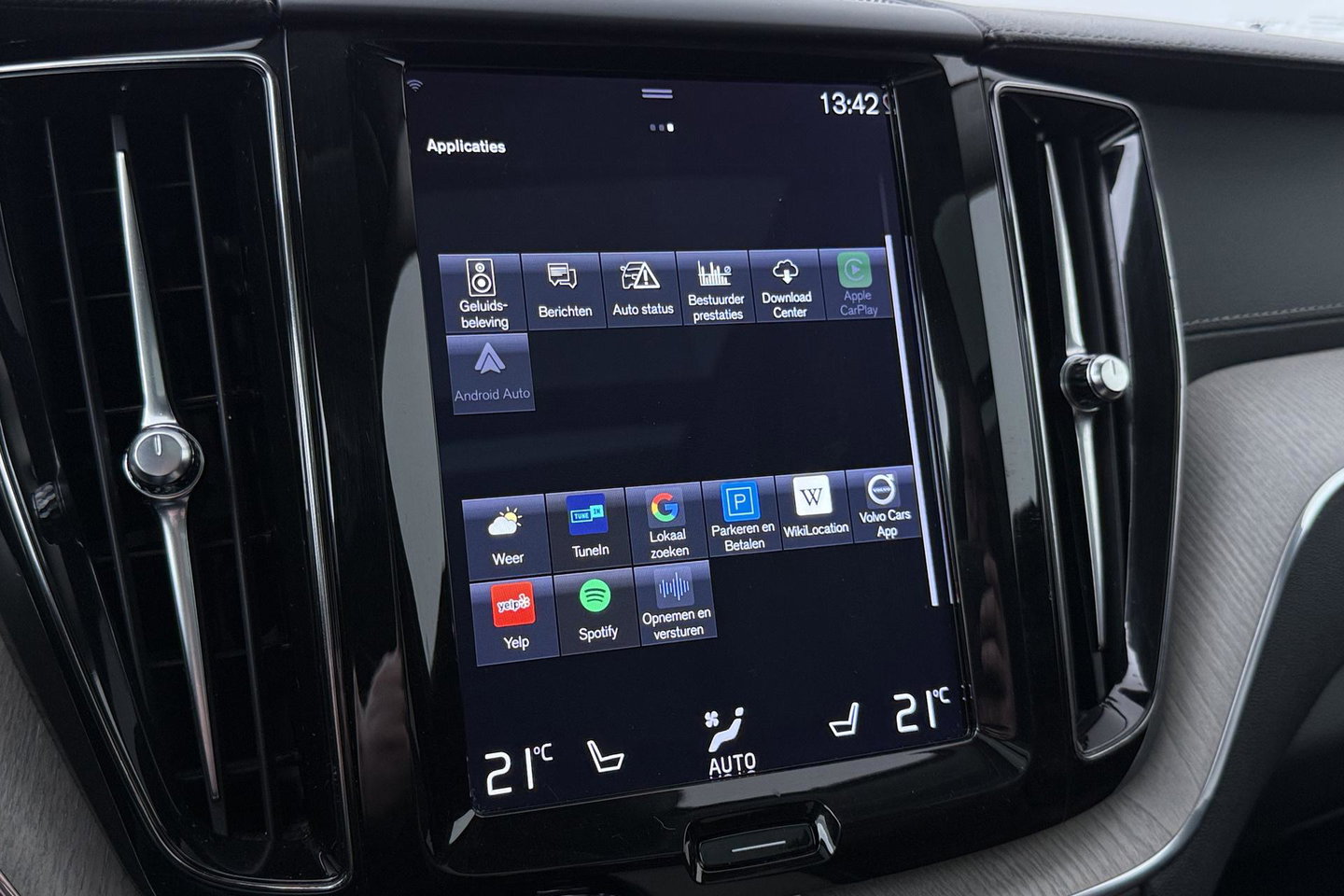 Volvo XC60 B4 AWD Inscription | Harman/Kardon | Panoramadak | Trekhaak | BLIS | Camera | Stoelverwarming | Verwarmde voorruit | ACC