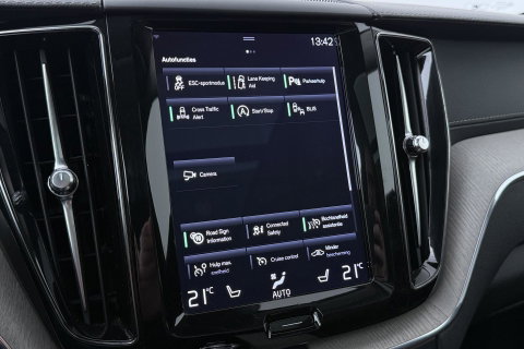 Volvo XC60 B4 AWD Inscription | Harman/Kardon | Panoramadak | Trekhaak | BLIS | Camera | Stoelverwarming | Verwarmde voorruit | ACC