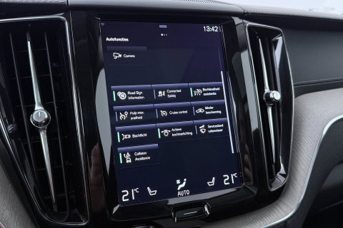 Volvo XC60 B4 AWD Inscription | Harman/Kardon | Panoramadak | Trekhaak | BLIS | Camera | Stoelverwarming | Verwarmde voorruit | ACC