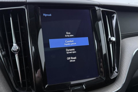 Volvo XC60 B4 AWD Inscription | Harman/Kardon | Panoramadak | Trekhaak | BLIS | Camera | Stoelverwarming | Verwarmde voorruit | ACC