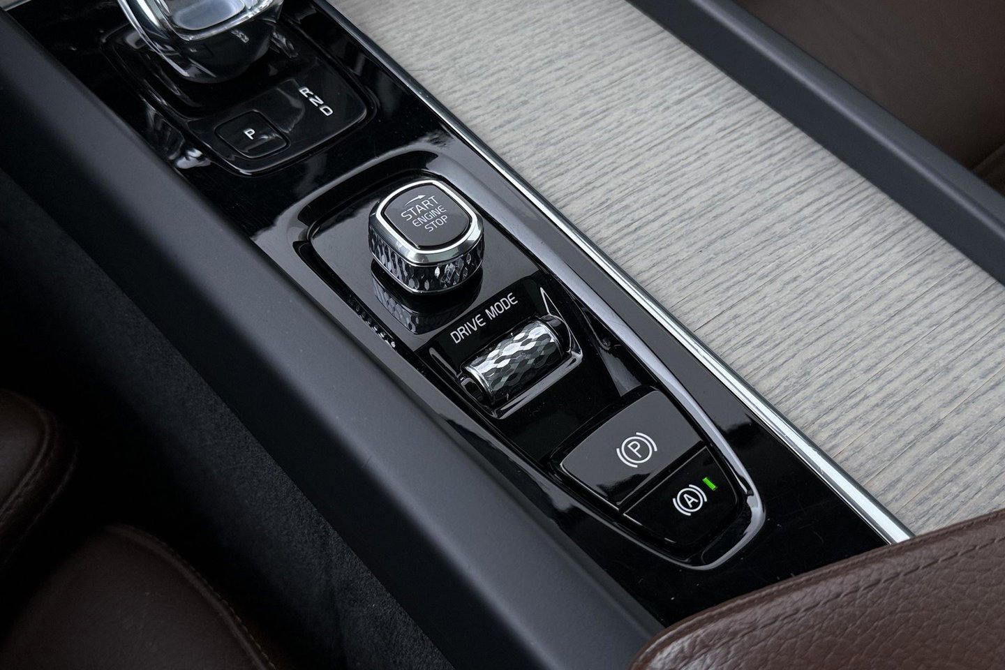 Volvo XC60 B4 AWD Inscription | Harman/Kardon | Panoramadak | Trekhaak | BLIS | Camera | Stoelverwarming | Verwarmde voorruit | ACC
