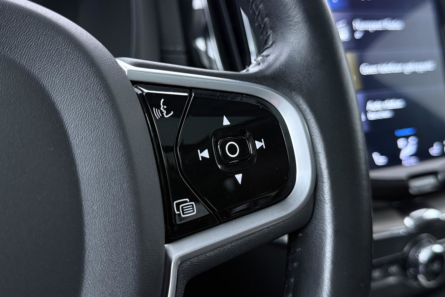 Volvo XC60 B4 AWD Inscription | Harman/Kardon | Panoramadak | Trekhaak | BLIS | Camera | Stoelverwarming | Verwarmde voorruit | ACC