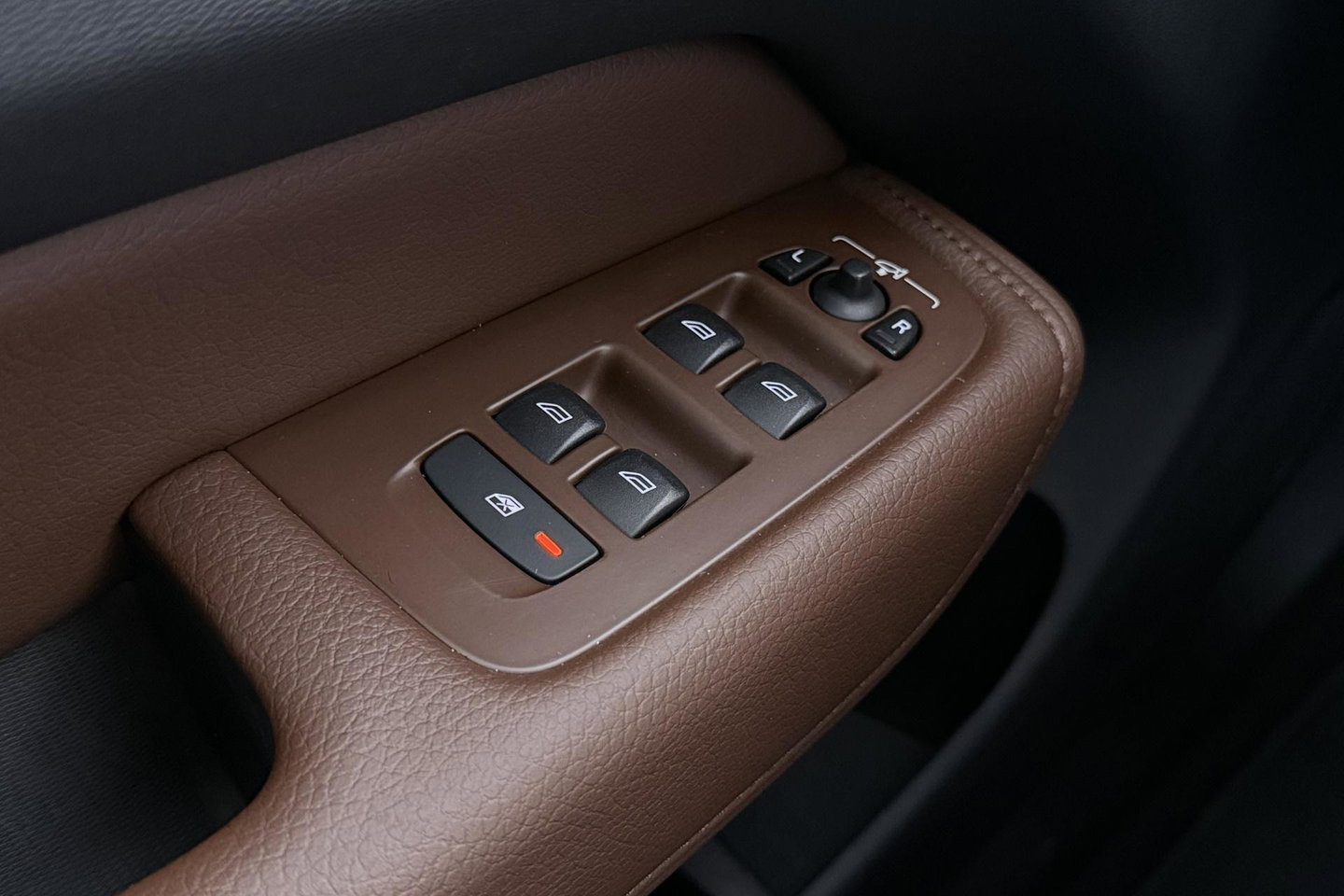 Volvo XC60 B4 AWD Inscription | Harman/Kardon | Panoramadak | Trekhaak | BLIS | Camera | Stoelverwarming | Verwarmde voorruit | ACC