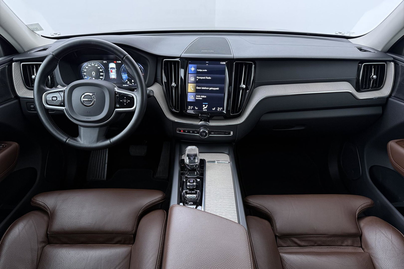 Volvo XC60 B4 AWD Inscription | Harman/Kardon | Panoramadak | Trekhaak | BLIS | Camera | Stoelverwarming | Verwarmde voorruit | ACC