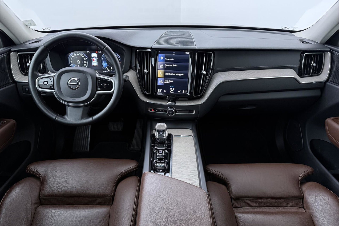 Volvo XC60 B4 AWD Inscription | Harman/Kardon | Panoramadak | Trekhaak | BLIS | Camera | Stoelverwarming | Verwarmde voorruit | ACC