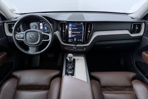 Volvo XC60 B4 AWD Inscription | Harman/Kardon | Panoramadak | Trekhaak | BLIS | Camera | Stoelverwarming | Verwarmde voorruit | ACC