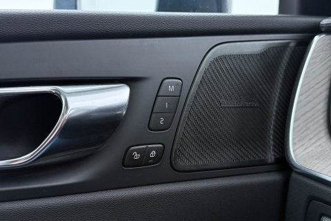 Volvo XC60 B4 AWD Inscription | Harman/Kardon | Panoramadak | Trekhaak | BLIS | Camera | Stoelverwarming | Verwarmde voorruit | ACC