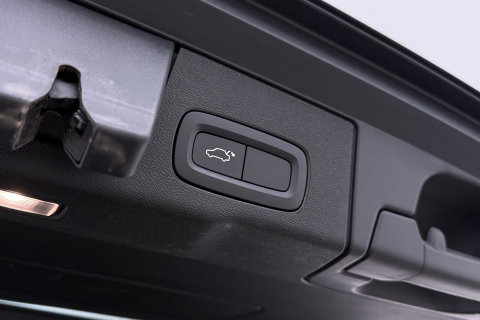 Volvo XC60 B4 AWD Inscription | Harman/Kardon | Panoramadak | Trekhaak | BLIS | Camera | Stoelverwarming | Verwarmde voorruit | ACC