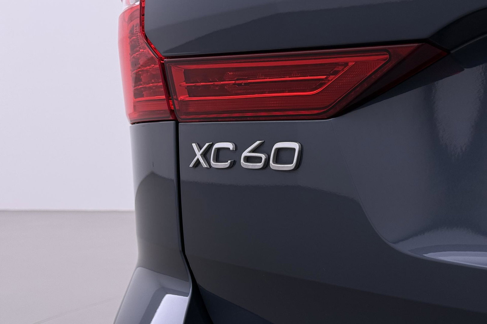 Volvo XC60 B4 AWD Inscription | Harman/Kardon | Panoramadak | Trekhaak | BLIS | Camera | Stoelverwarming | Verwarmde voorruit | ACC
