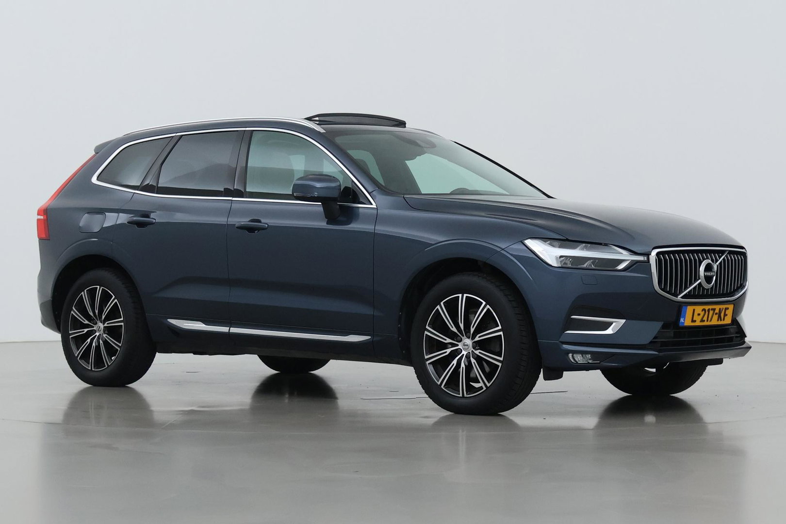 Volvo XC60 B4 AWD Inscription | Harman/Kardon | Panoramadak | Trekhaak | BLIS | Camera | Stoelverwarming | Verwarmde voorruit | ACC