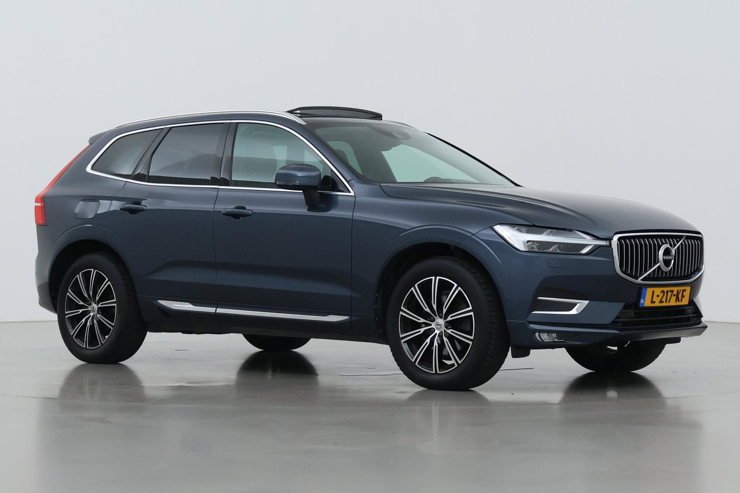 Volvo XC60 B4 AWD Inscription | Harman/Kardon | Panoramadak | Trekhaak | BLIS | Camera | Stoelverwarming | Verwarmde voorruit | ACC