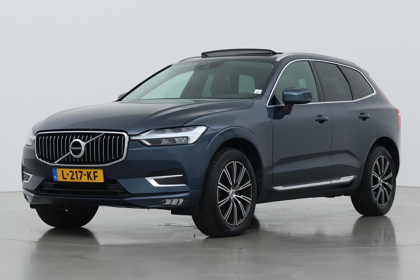 Volvo XC60 B4 AWD Inscription | Harman/Kardon | Panoramadak | Trekhaak | BLIS | Camera | Stoelverwarming | Verwarmde voorruit | ACC