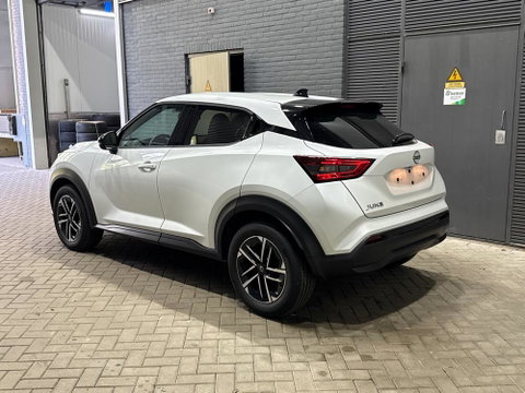 Nissan Juke 1.0 DIG-T N-Connecta | Stoel+Stuurverwarming | Cruise Control | Carplay | Camera | Keyless