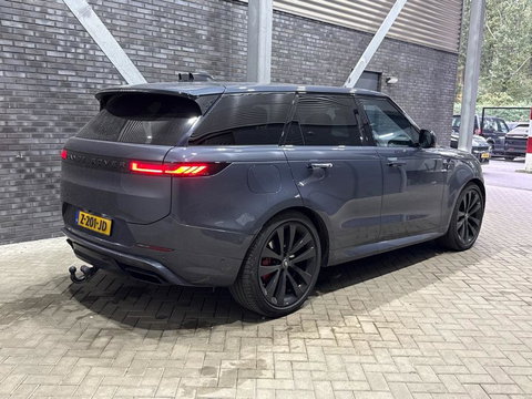 Land Rover Range Rover Sport 3.0 P510e First Edition | 23 Inch | Rear Seat Entertainment | Trekhaak | Panoramadak | 360° Camera | Meridian 3D | Massage