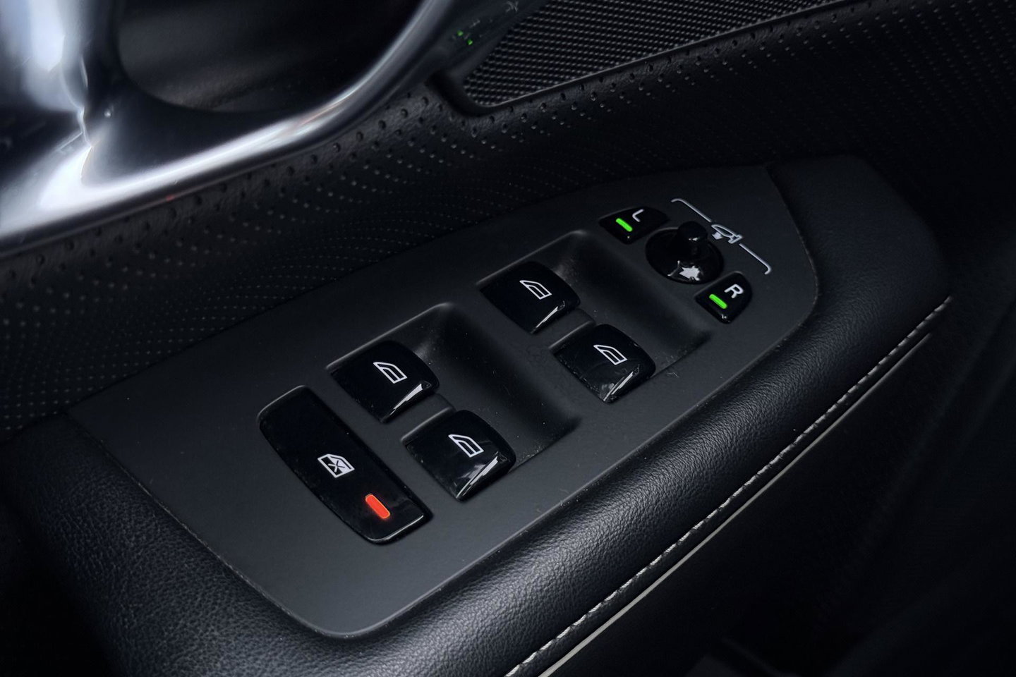 Volvo V90 2.0 D3 R-Design | ACC | Trekhaak | BLIS | Camera | Stoel+Stuurverwarming | 19 Inch