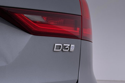Volvo V90 2.0 D3 R-Design | ACC | Trekhaak | BLIS | Camera | Stoel+Stuurverwarming | 19 Inch