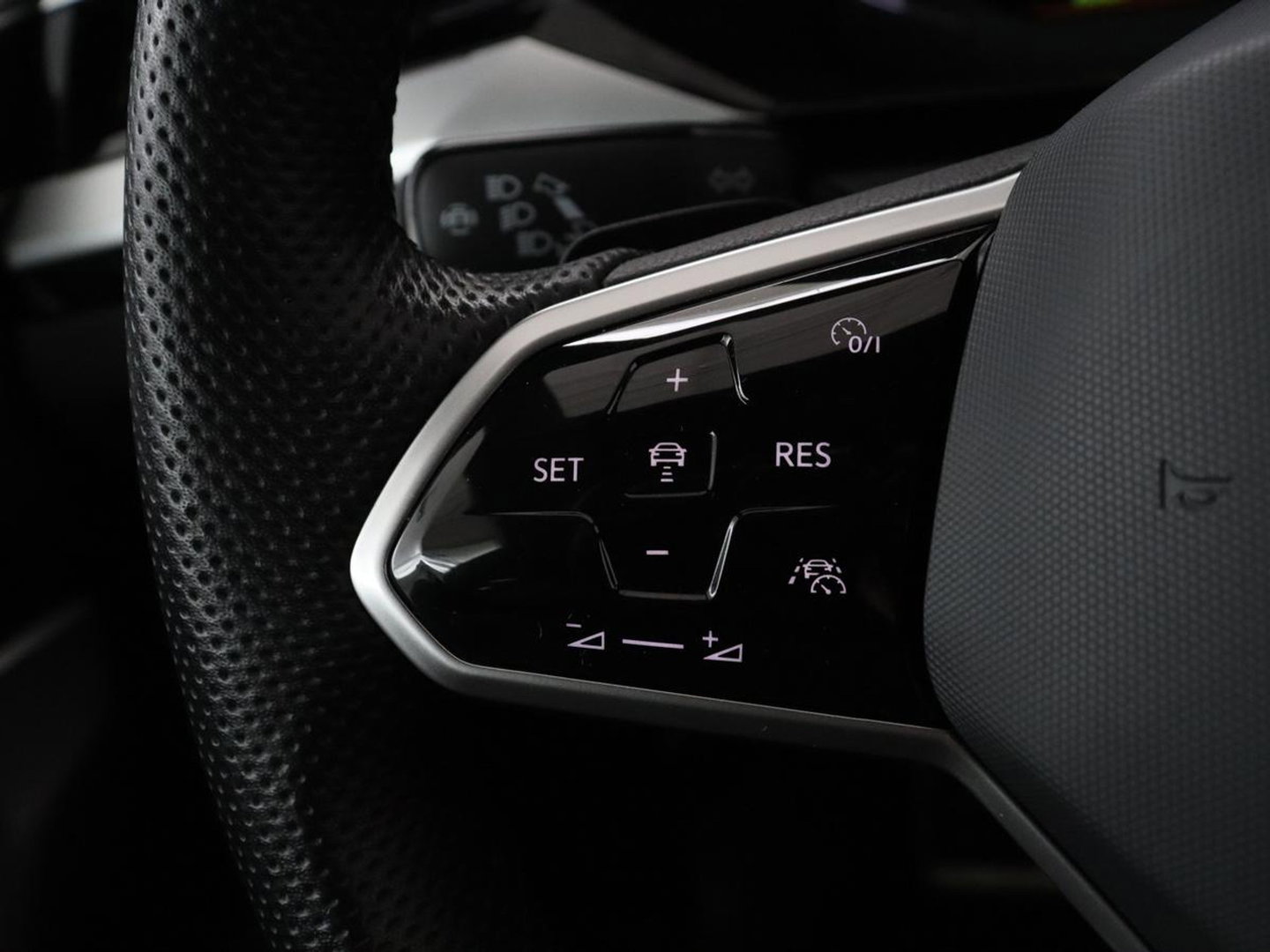Volkswagen Arteon Shooting Brake 1.4 TSI eHybrid R-Line Busin | SOH 90,4% | Leder/alcantara | Panoramadak | Adaptive cruise | Trekhaak | Head-up | Dodehoek detectie | 360 camera | Park assist | Carplay