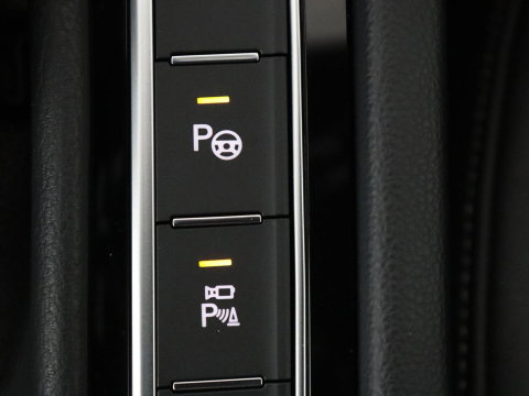 Volkswagen Arteon Shooting Brake 1.4 TSI eHybrid R-Line Busin | SOH 90,4% | Leder/alcantara | Panoramadak | Adaptive cruise | Trekhaak | Head-up | Dodehoek detectie | 360 camera | Park assist | Carplay