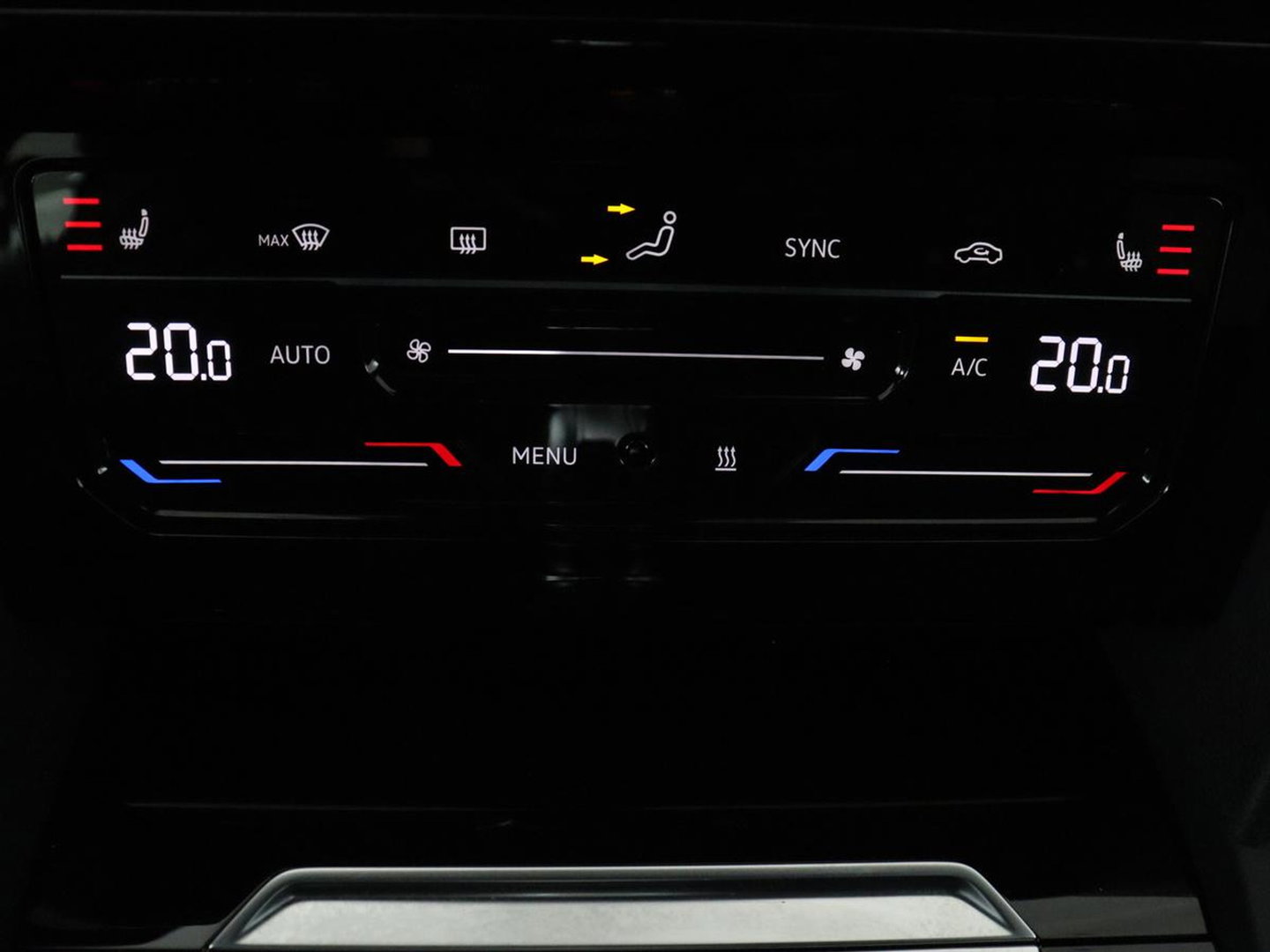 Volkswagen Arteon Shooting Brake 1.4 TSI eHybrid R-Line Busin | SOH 90,4% | Leder/alcantara | Panoramadak | Adaptive cruise | Trekhaak | Head-up | Dodehoek detectie | 360 camera | Park assist | Carplay