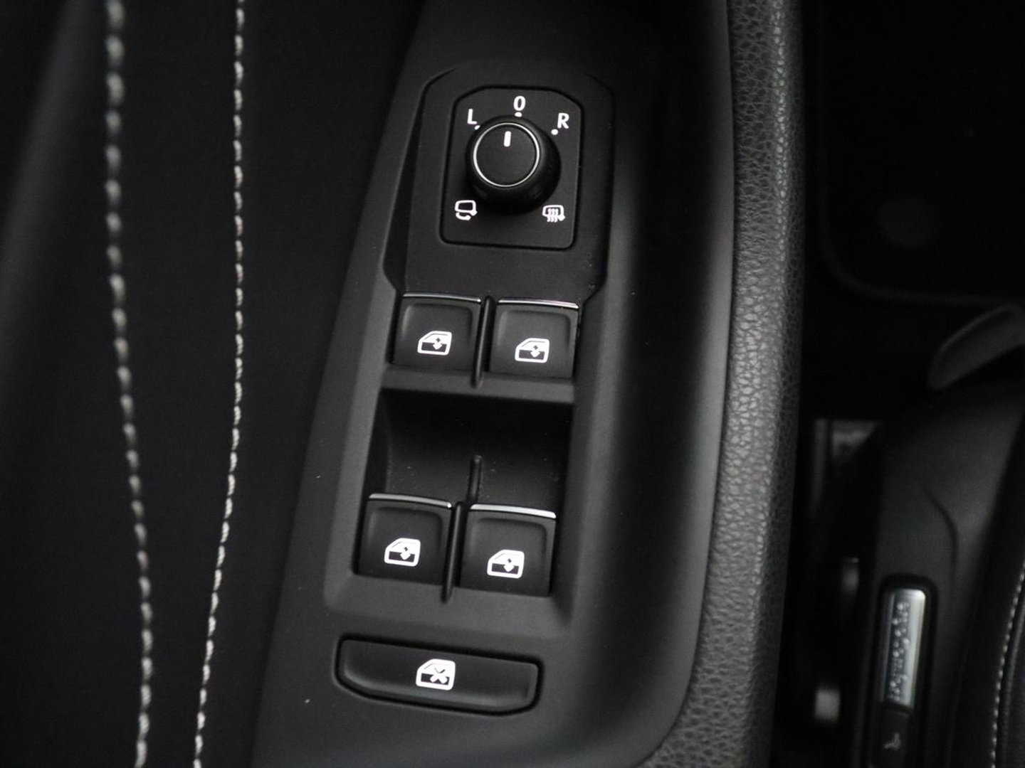 Volkswagen Arteon Shooting Brake 1.4 TSI eHybrid R-Line Busin | SOH 90,4% | Leder/alcantara | Panoramadak | Adaptive cruise | Trekhaak | Head-up | Dodehoek detectie | 360 camera | Park assist | Carplay