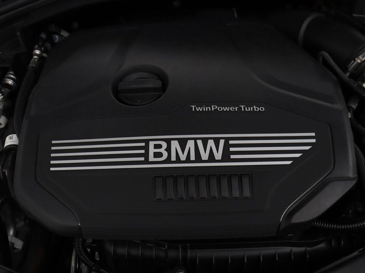BMW 1-serie 118i | M-pakket | Leder | Stuur/ stoelverwarming | Cruise control | Camera | Park assist | Carplay | Sfeerverlichting | Climate control