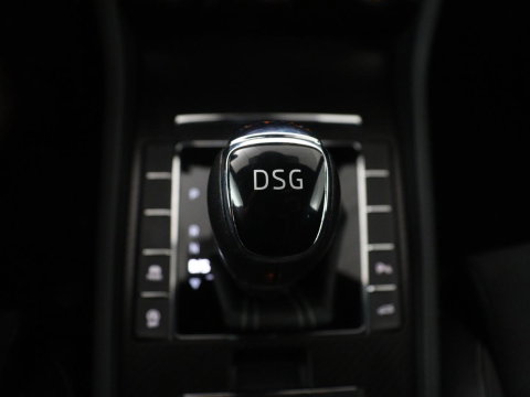 Škoda Superb Combi 1.5 TSI ACT Sportline Business | Leder/alcantara | Memory | Stoelverwarming | Virtueel dashboard | Park assist | Carplay | Navigatie | Climate control | Sfeerverlichting | Elektrische achterklep
